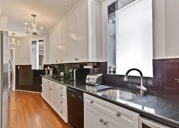 Historic Luxury Townhouse In Downtown * Chicago