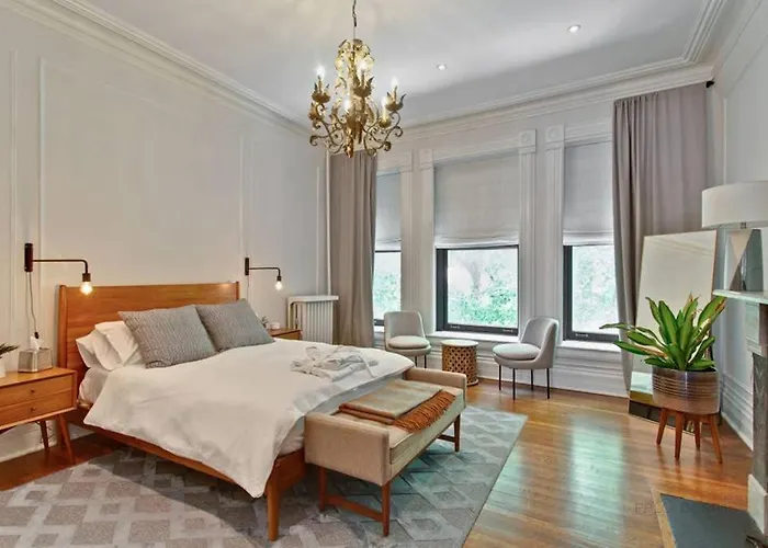 Historic Luxury Townhouse In Downtown *