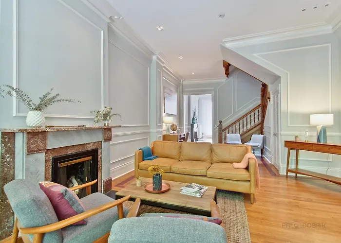 Historic Luxury Townhouse In Downtown