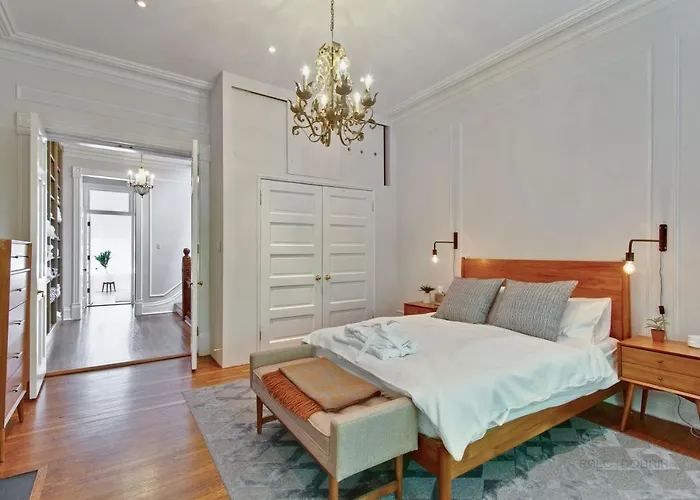 Hébergement de vacances Historic Luxury Townhouse In Downtown *